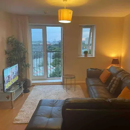 3 Bedroom Beautiful Apartment Manchester Exterior photo
