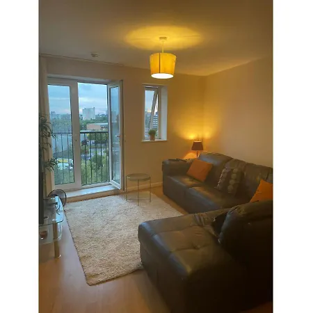 3 Bedroom Beautiful Apartment Manchester Exterior photo